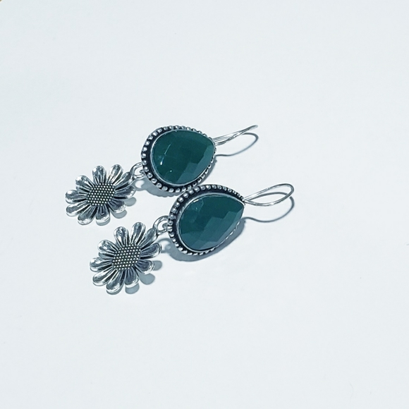 Emerald earrings, 925 silver emerald gemstone sunflower earrings - Picture 4 of 11